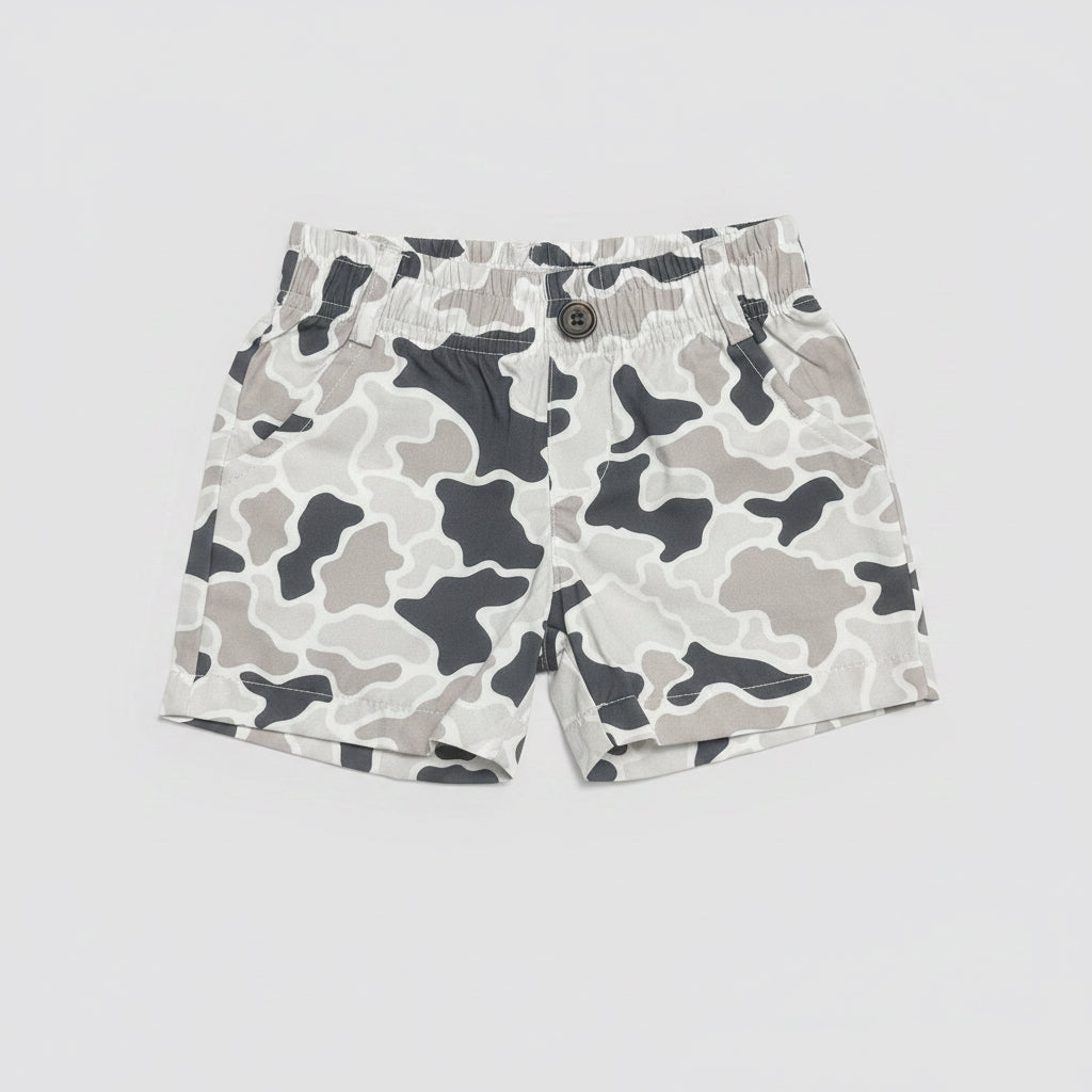 Cooler in Camo Shorts