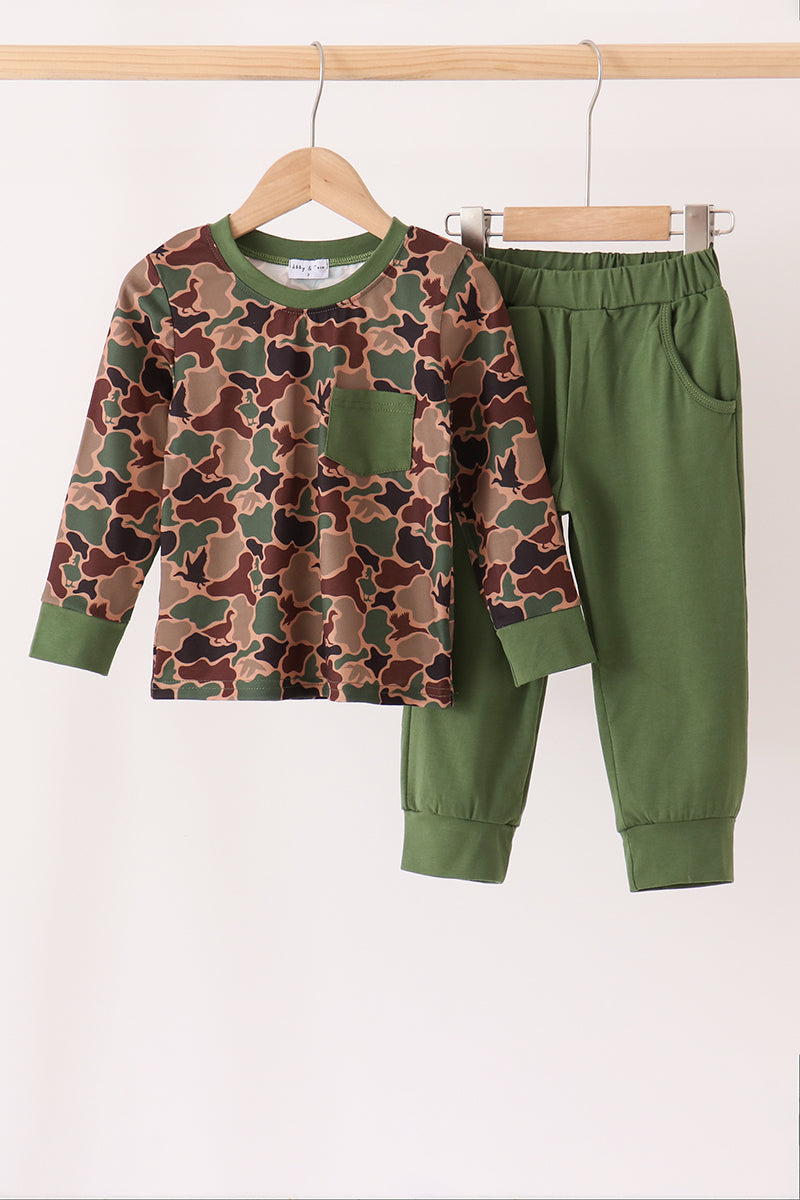 Green camouflage pocket jogger set